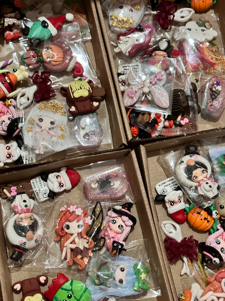 Pre-pack Surprise clays BOX - HALLOWEEN-CHRISTMAS-last pieces MIXED THEME