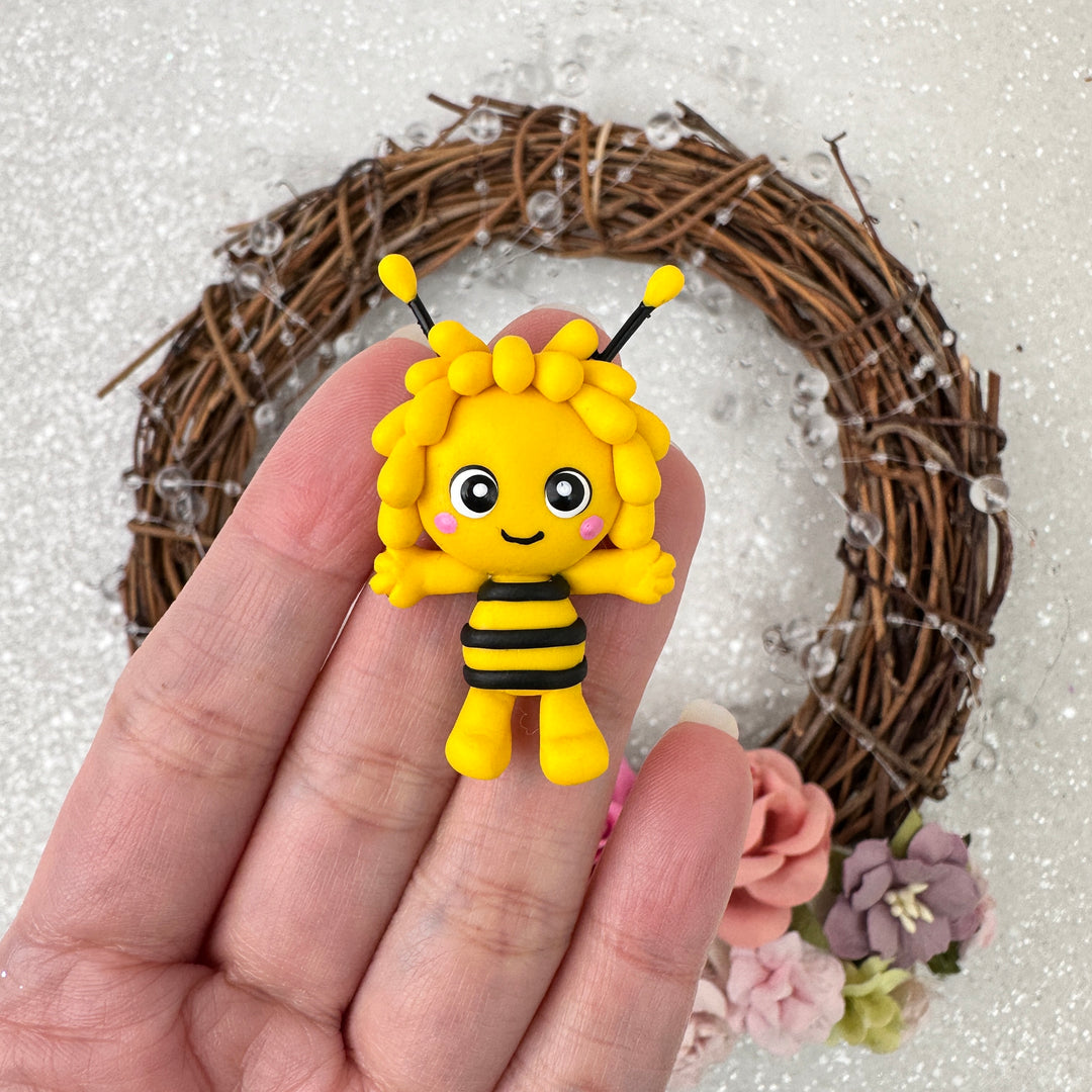 Yellow bee - Handmade Flatback Clay Bow Centre