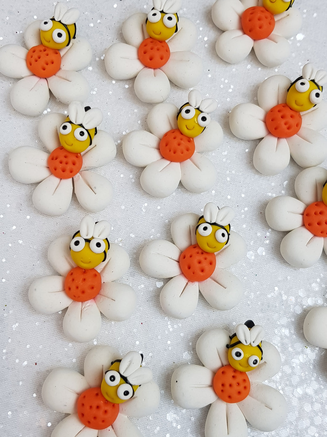 Clay Charm Embellishment - NEW DAISY AND BEE - Crafty Mood