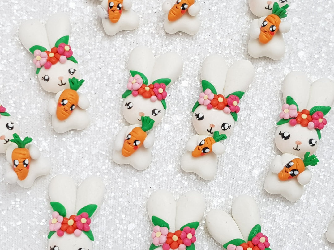 Clay Charm Embellishment - NEW BUNNY HOLDING CARROT - Crafty Mood