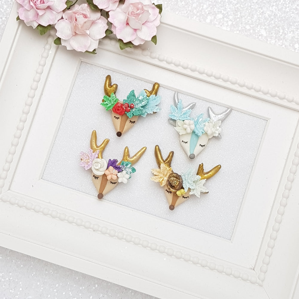 Reindeer Head - Handmade Flatback Clay Bow Centre - Crafty Mood