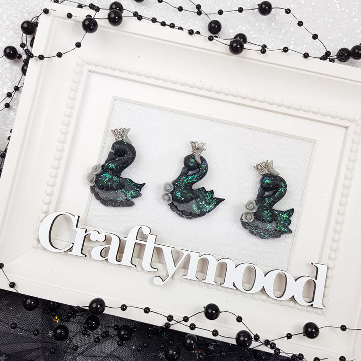 Dark black swan - Handmade Flatback Clay Bow Centre