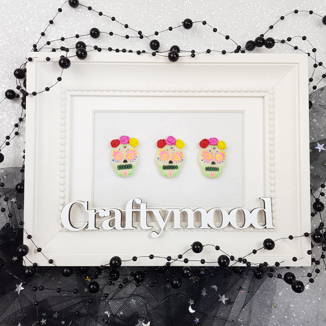 Glow in the Dark Skull - Handmade Flatback Clay Bow Centre