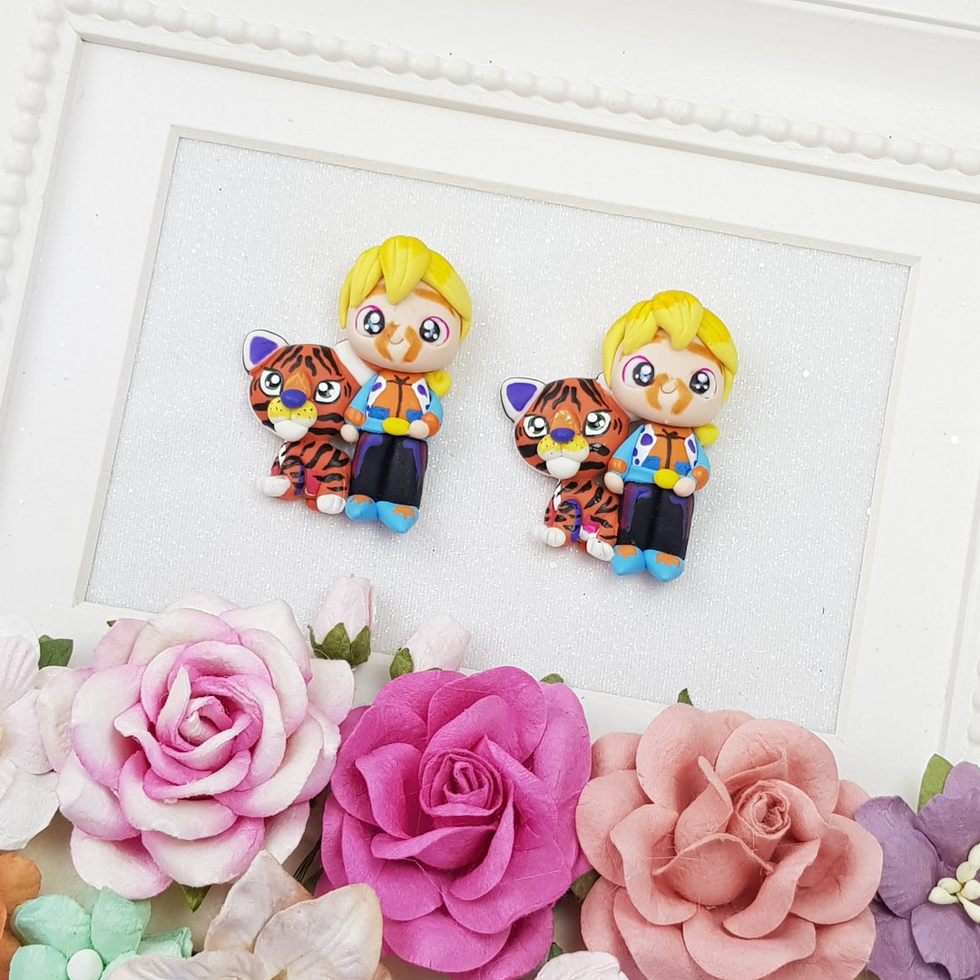 Tiger and a man - Embellishment Clay Bow Centre