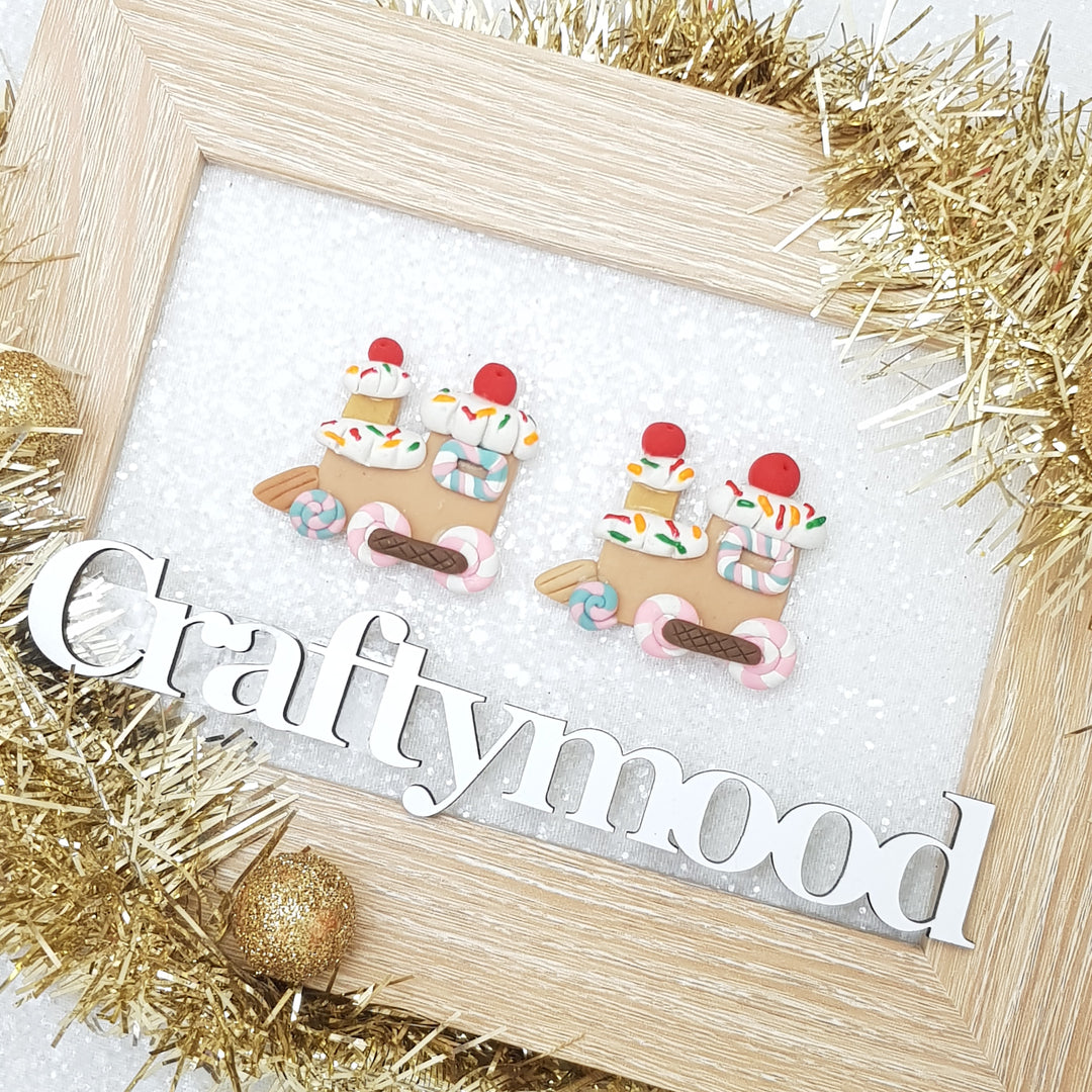 Gingerbread train- Embellishment Clay Bow Centre