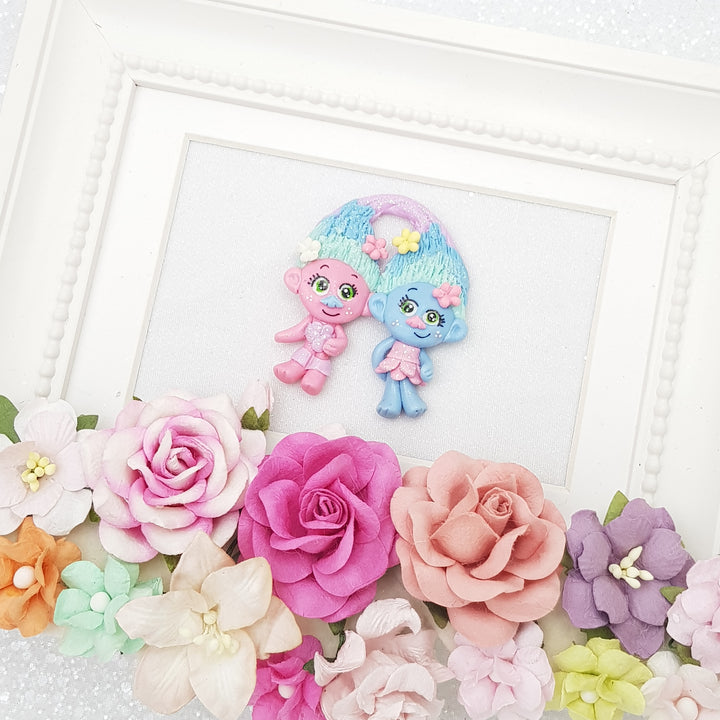 Twin Troll - Embellishment Clay Bow Centre