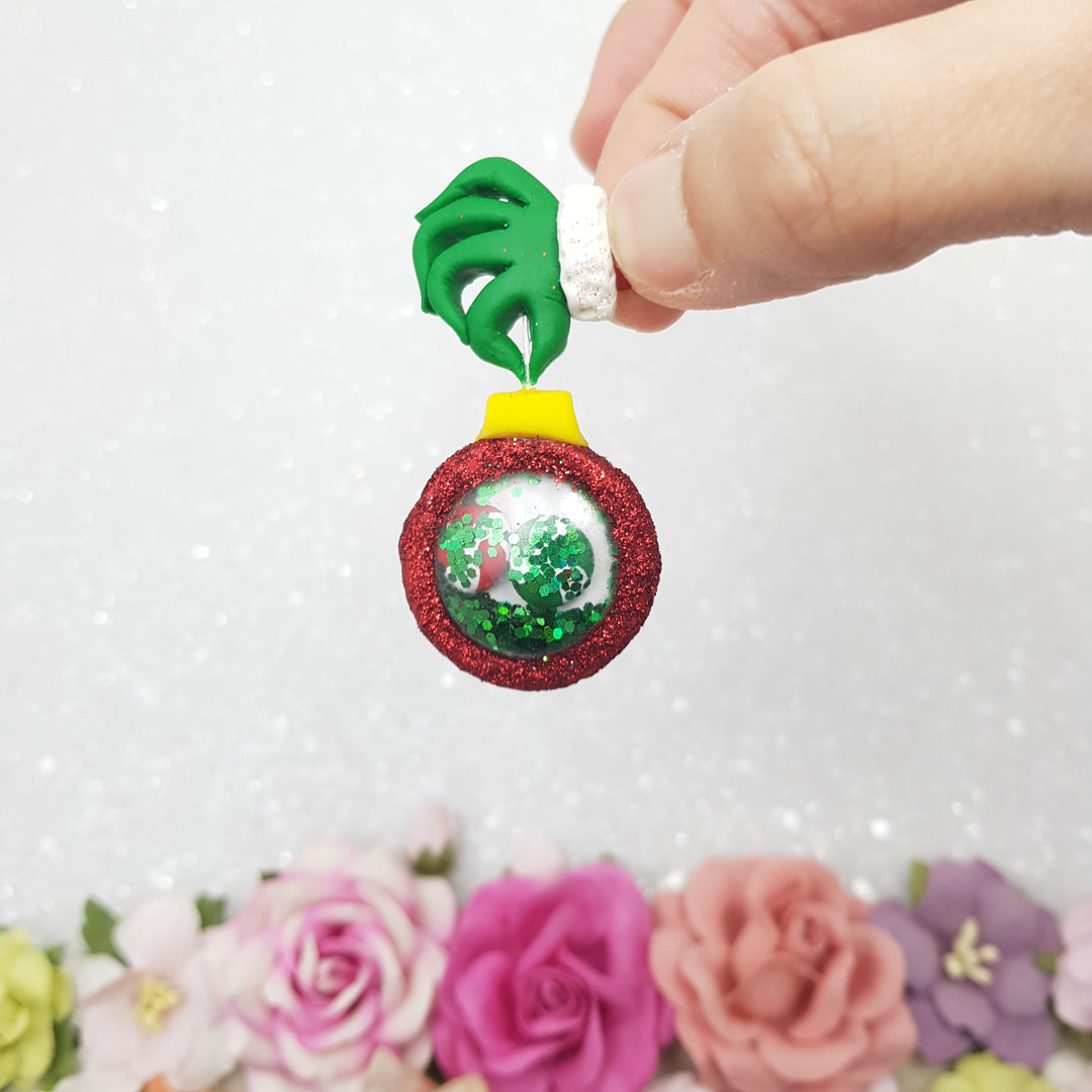 ornament green shaker - Embellishment Clay Bow Centre