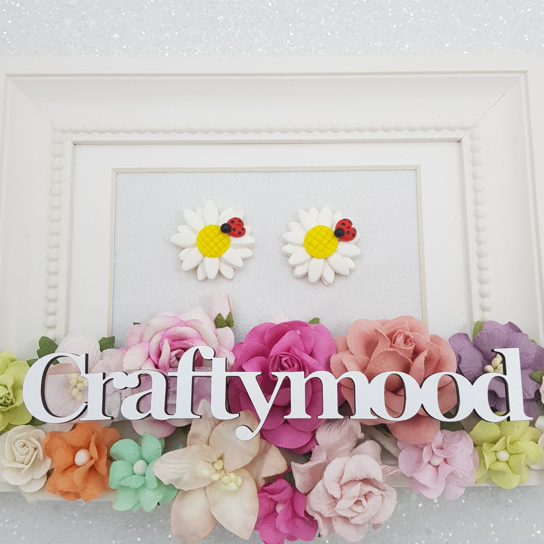daisy flower - Handmade Flatback Clay Bow Centre