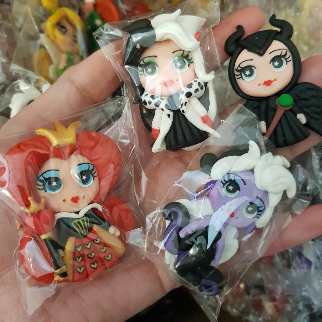 Villain pout - Embellishment Clay Bow Centre
