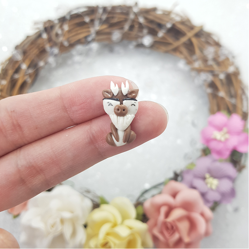 SALE The reindeer - Handmade Flatback Clay Bow Centre