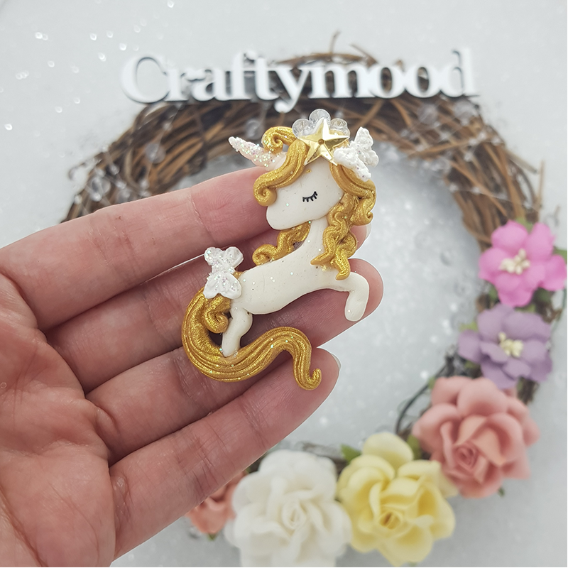 Golden hair unicorn - Embellishment Clay Bow Centre
