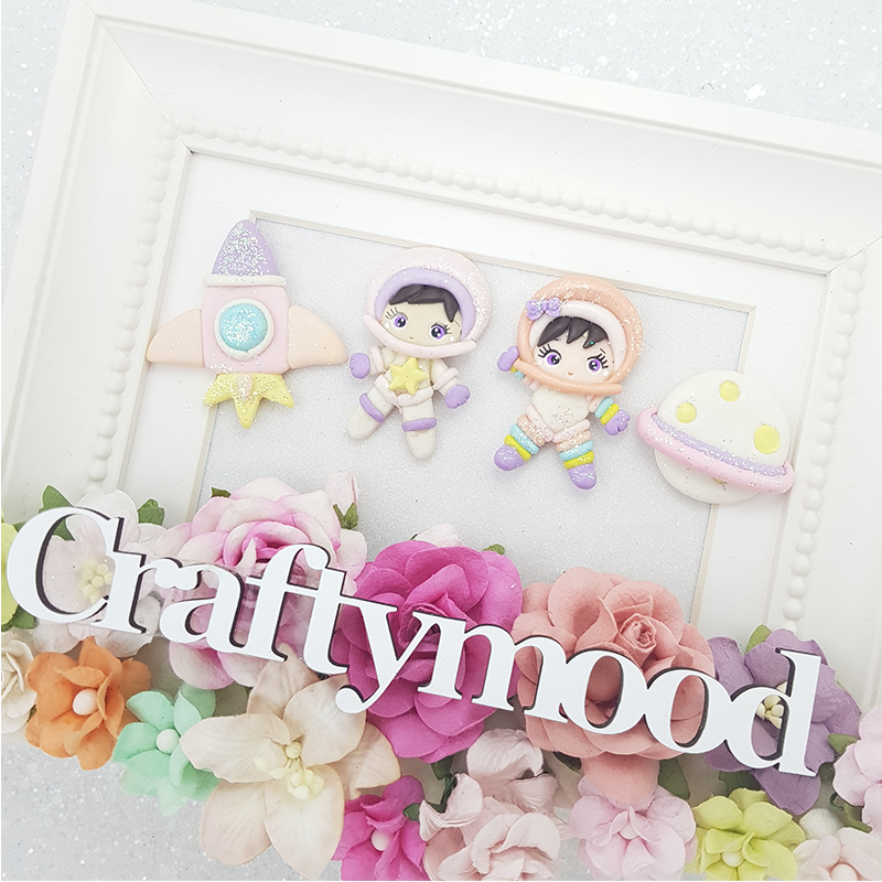 Purple astronauts friends - Embellishment Clay Bow Centre