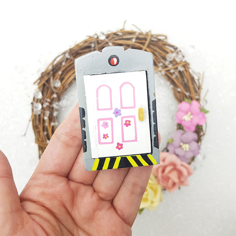 MAX 5 EACH PERSON The door - Embellishment Clay Bow Centre