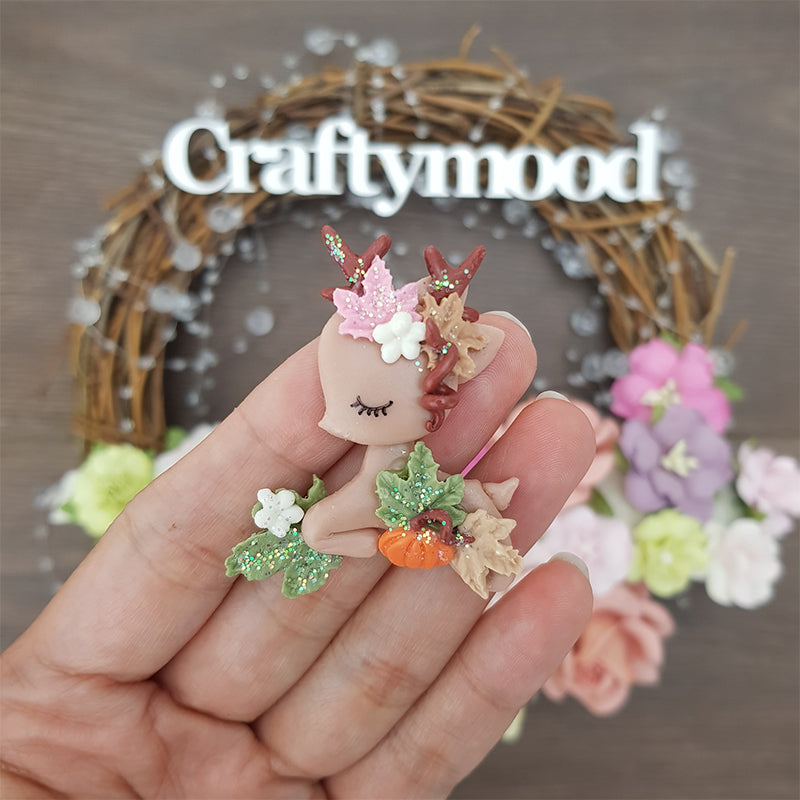 Sleepy autumn reindeer - Embellishment Clay Bow Centre