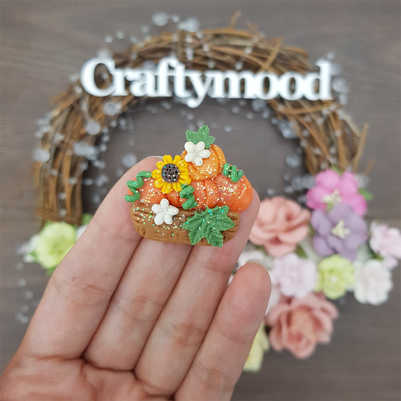 Autumn pumpkin - Embellishment Clay Bow Centre
