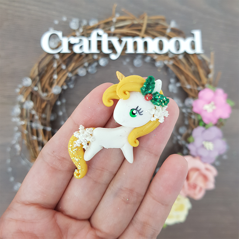 Christmas mustard unicorn - Embellishment Clay Bow Centre
