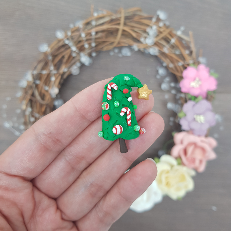 Candy Christmas tree - Handmade Flatback Clay Bow Centre