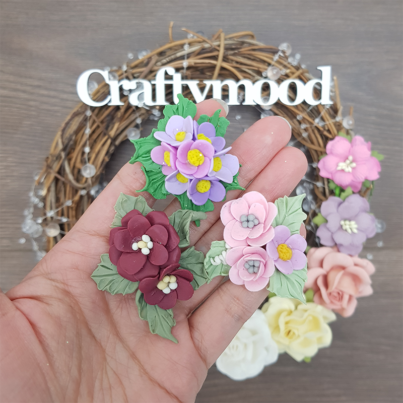 The flowers - Handmade Flatback Clay Bow Centre