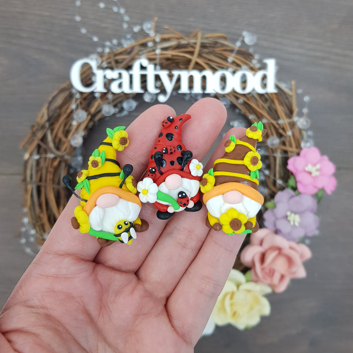 Sunflower, ladybug and bee gnome - Embellishment Clay Bow Centre
