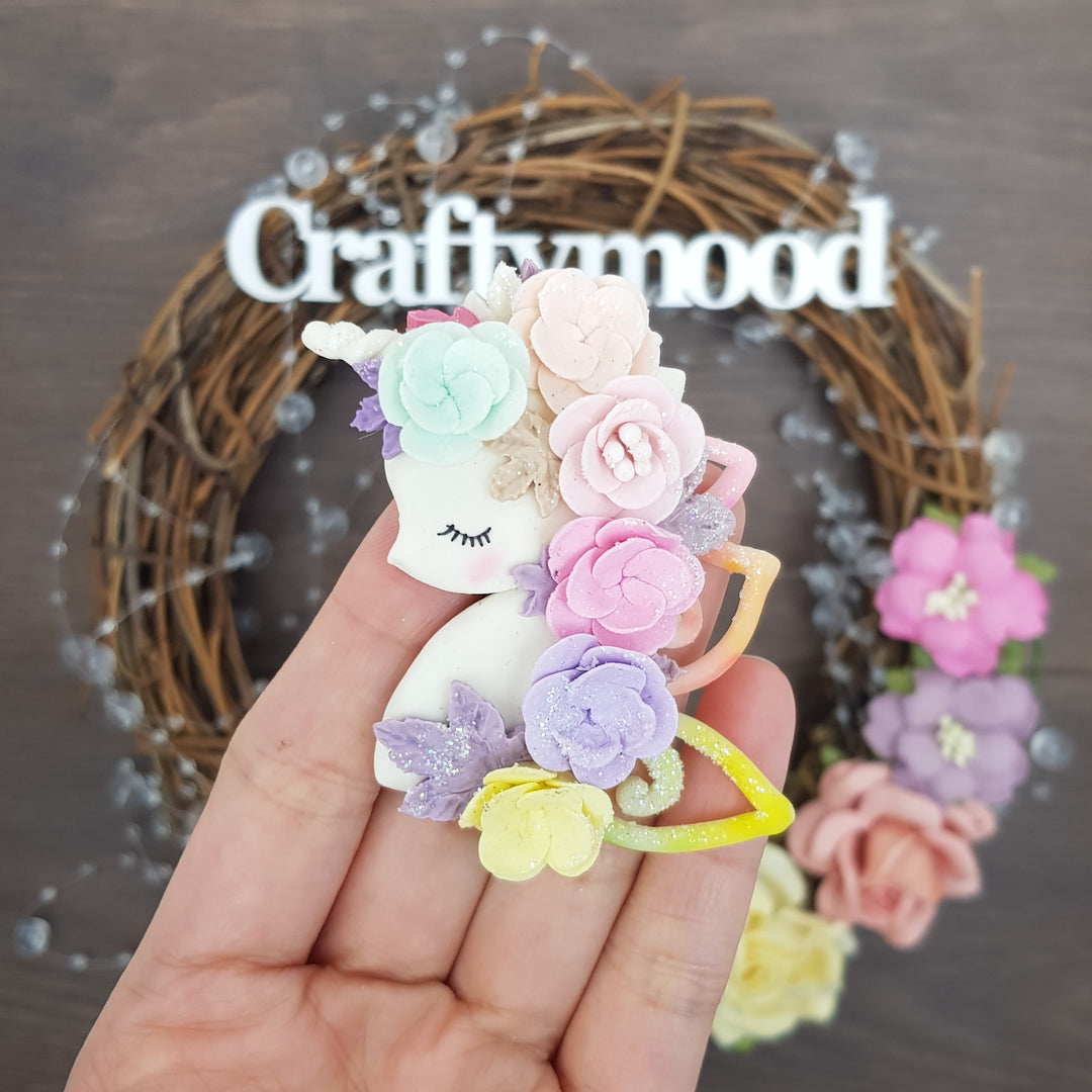 Flowers sleepy unicorn head - Embellishment Clay Bow Centre