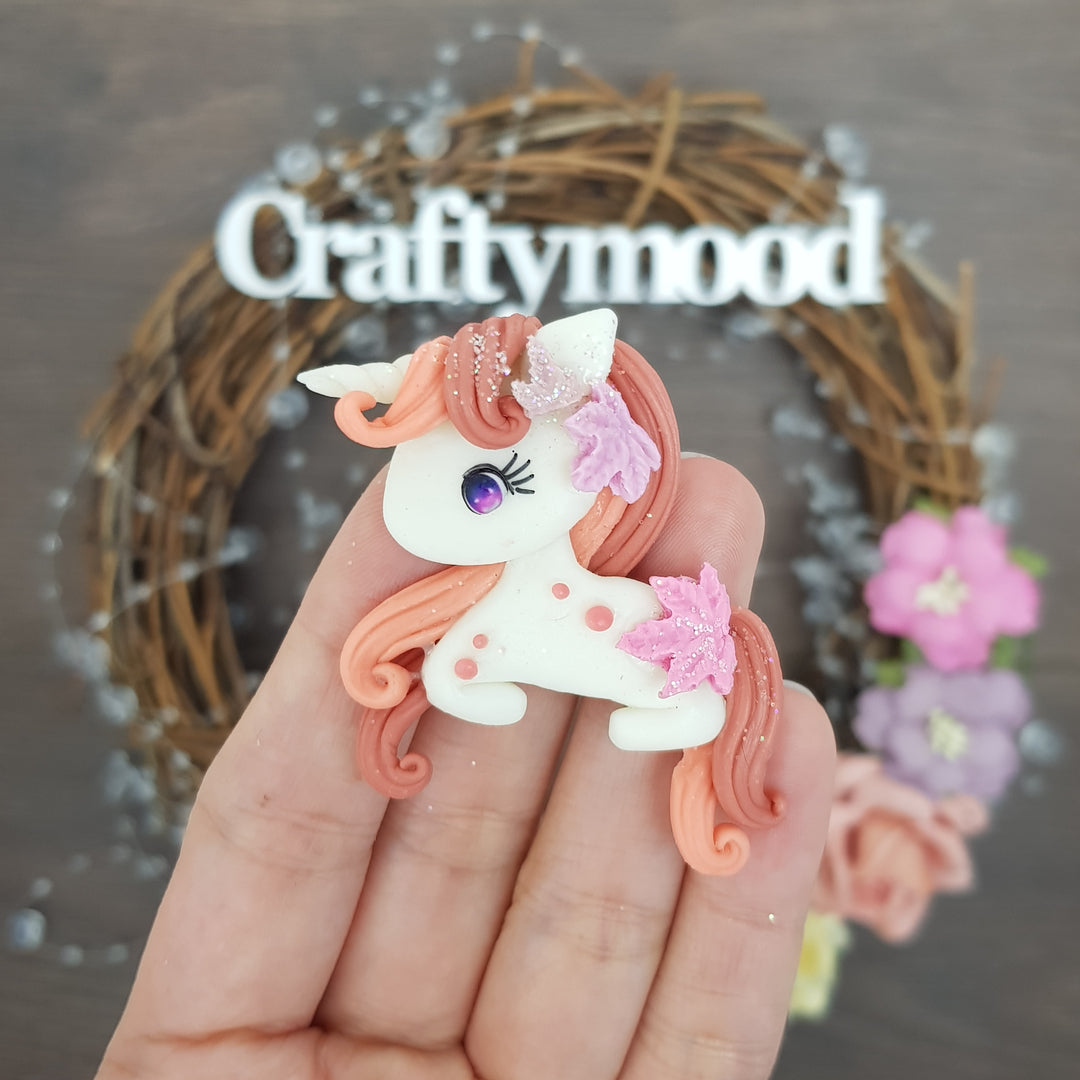 Autumn leaves unicorn - Embellishment Clay Bow Centre