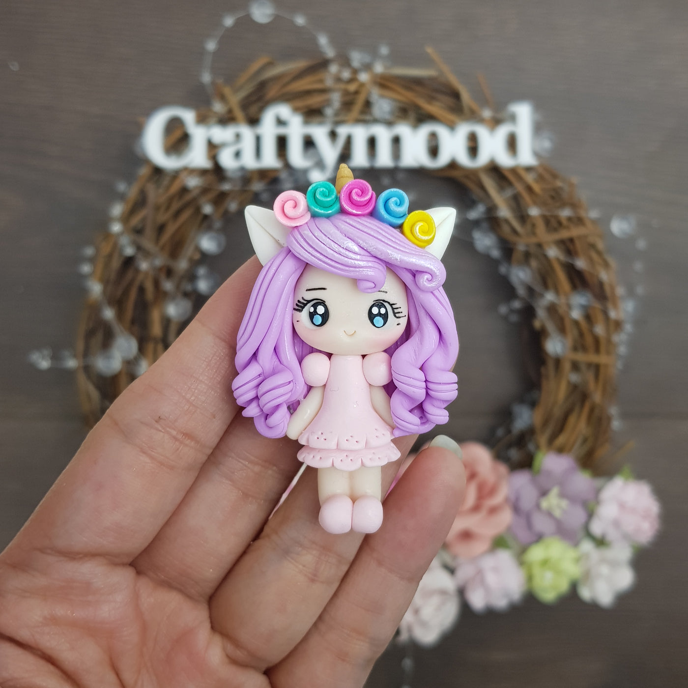 Unicorn lilac hair pink dress girl - Embellishment Clay Bow Centre