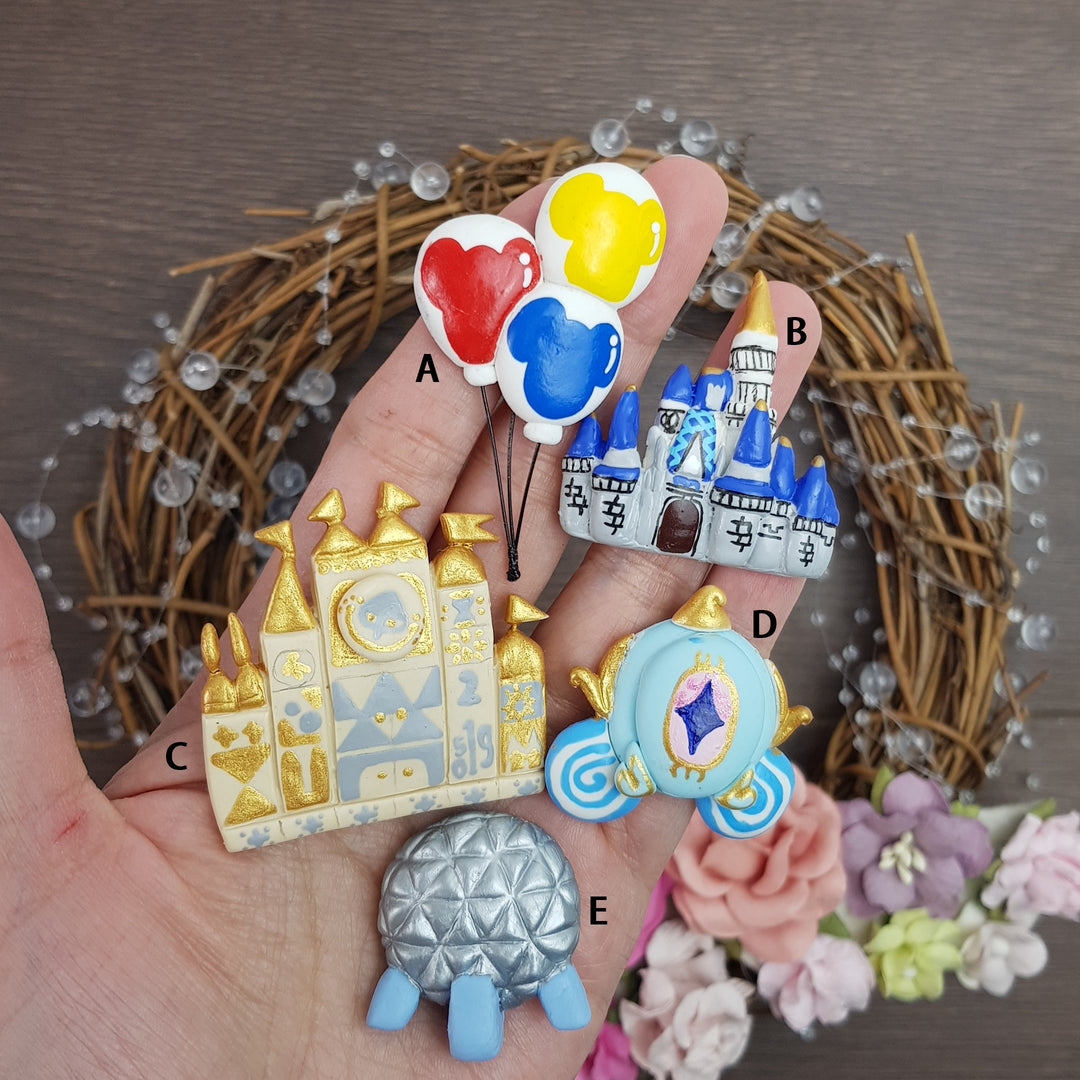 Fantasy land - Handmade Flatback Clay Bow Centre