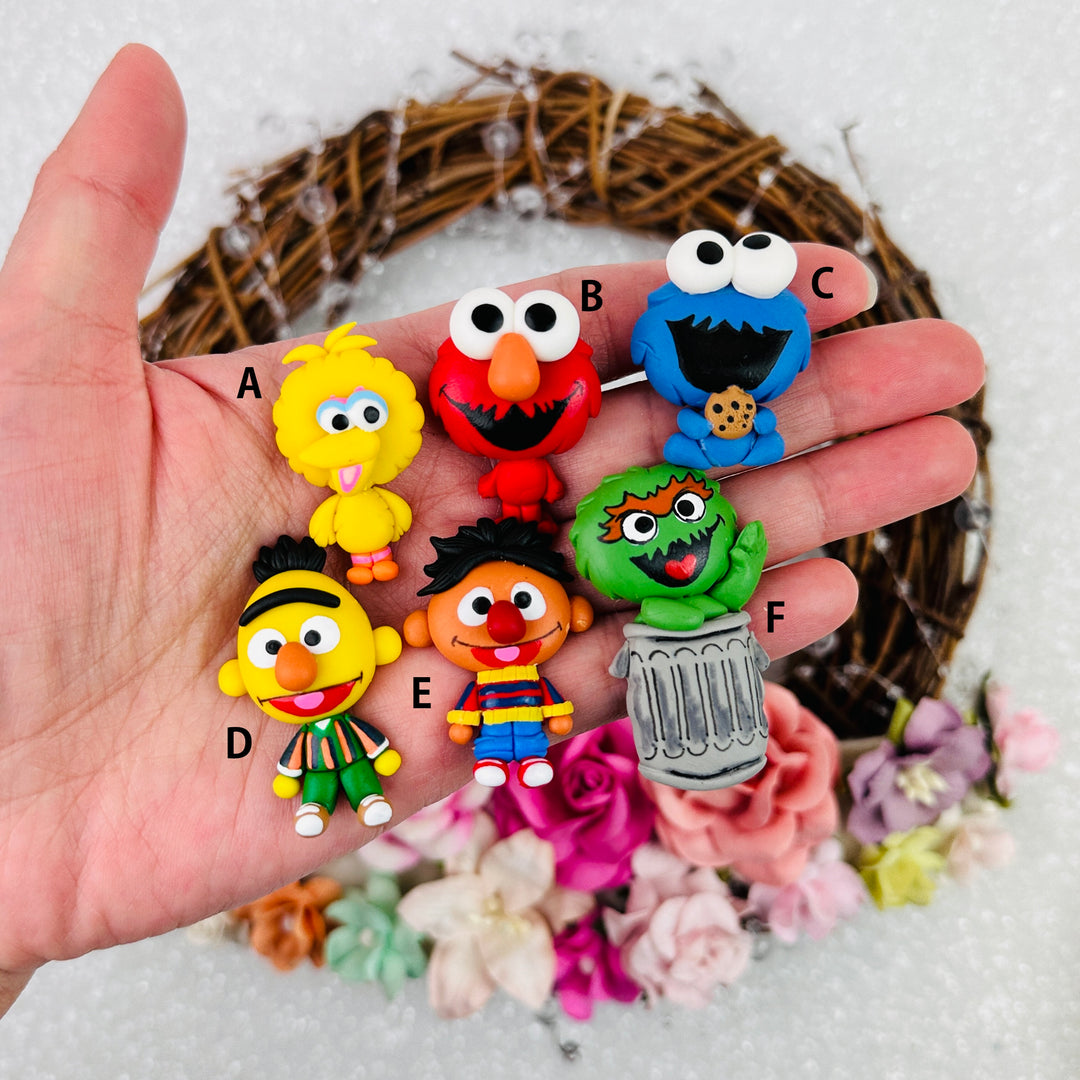 Puppet friends - Handmade Flatback Clay Bow Centre