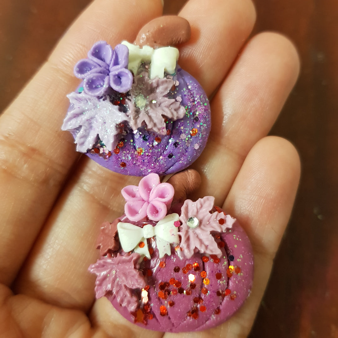 Glittery Pumpkin - Embellishment Clay Bow Centre