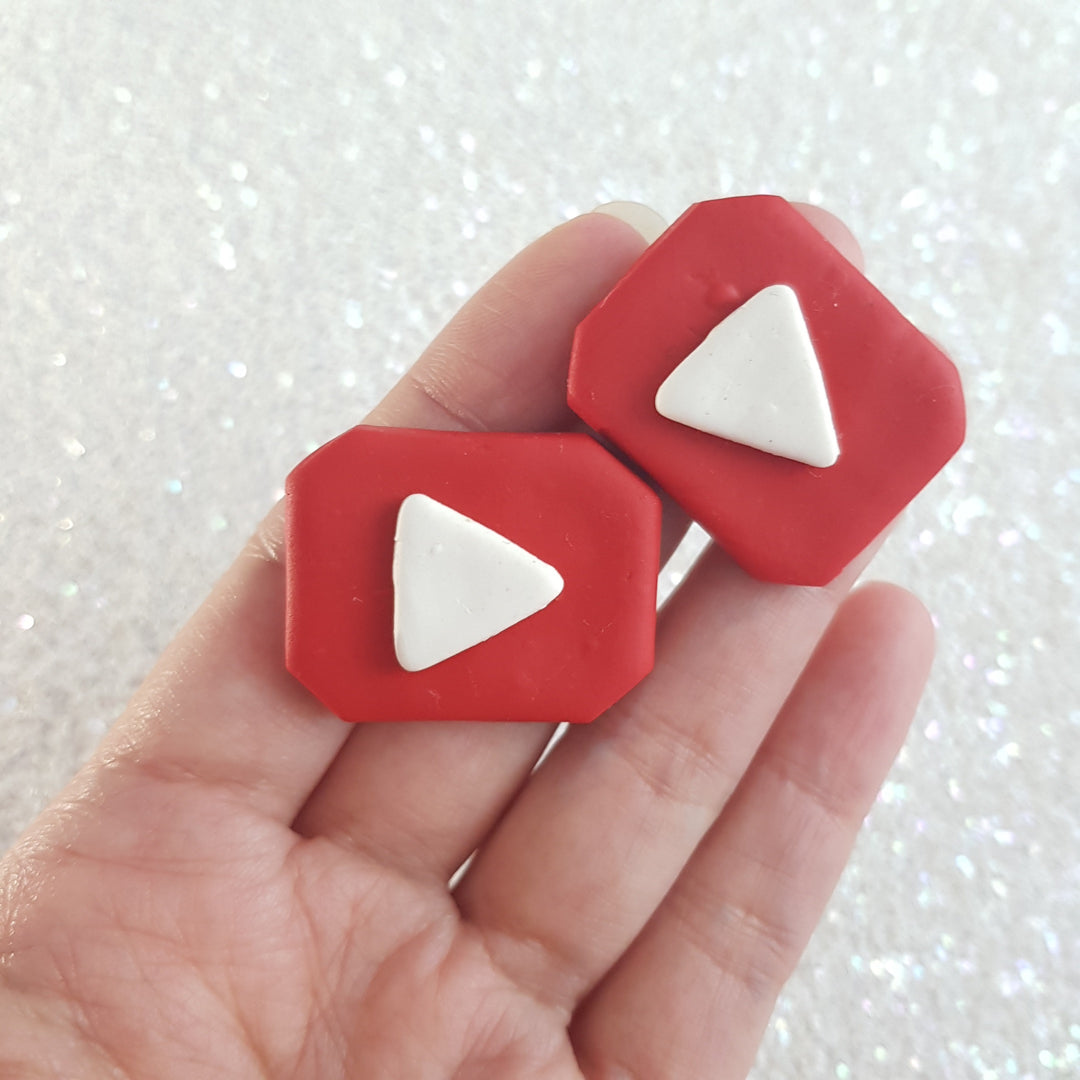 Video plaque - Handmade Flatback Clay Bow Centre