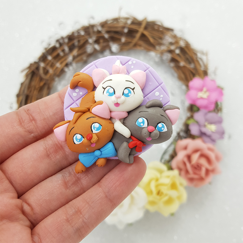 The cats cameo - Handmade Flatback Clay Bow Centre