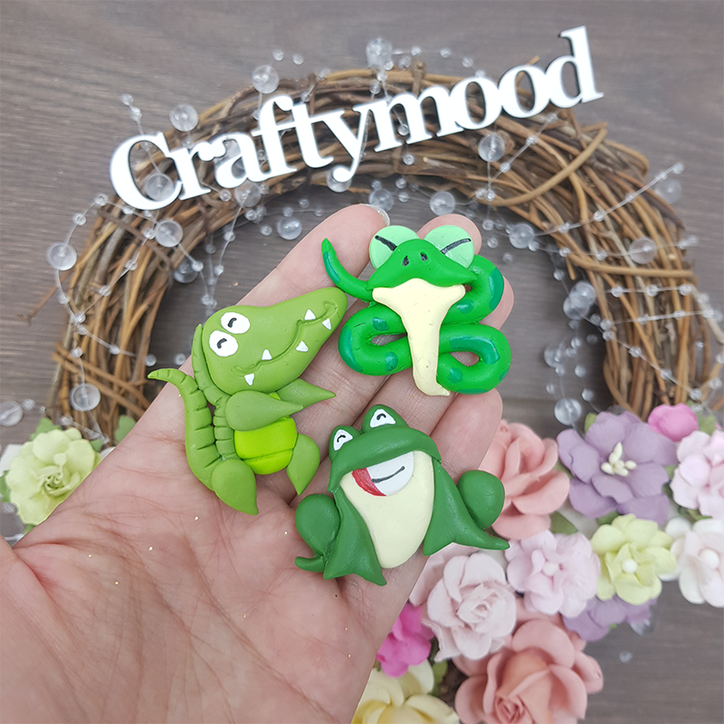 Crocodile snake frog - Handmade Flatback Clay Bow Centre