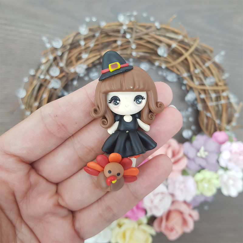 Thanksgiving turkey girl with hat - Embellishment Clay Bow Centre