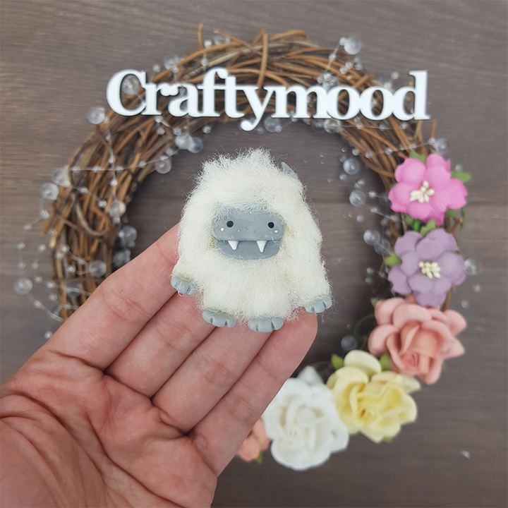 Yeti - Handmade Flatback Clay Bow Centre
