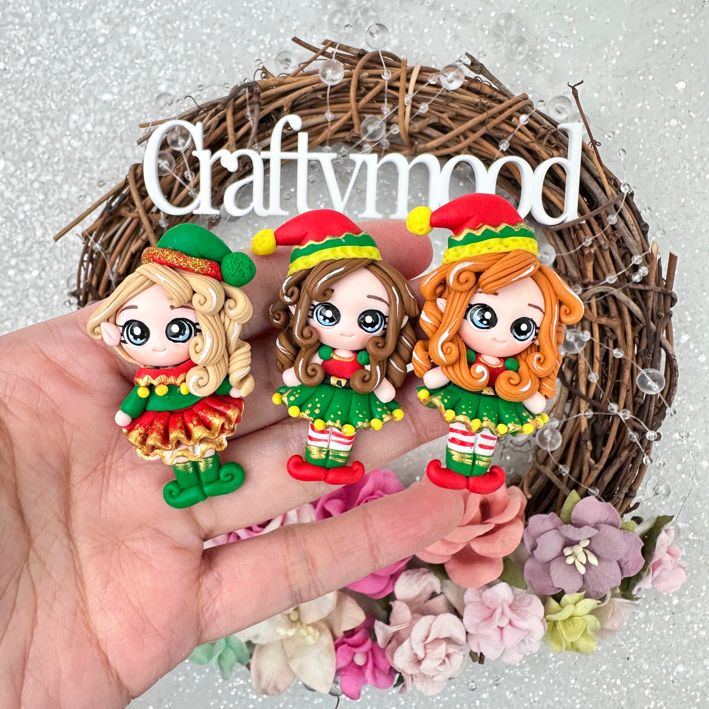 Christmas green elf girl - Embellishment Clay Bow Centre