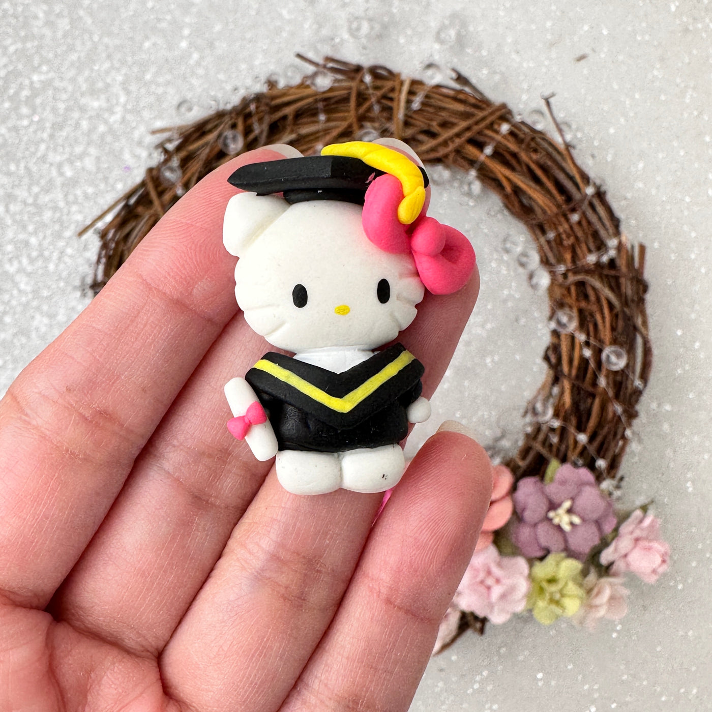 Graduation cat - Embellishment Clay Bow Centre