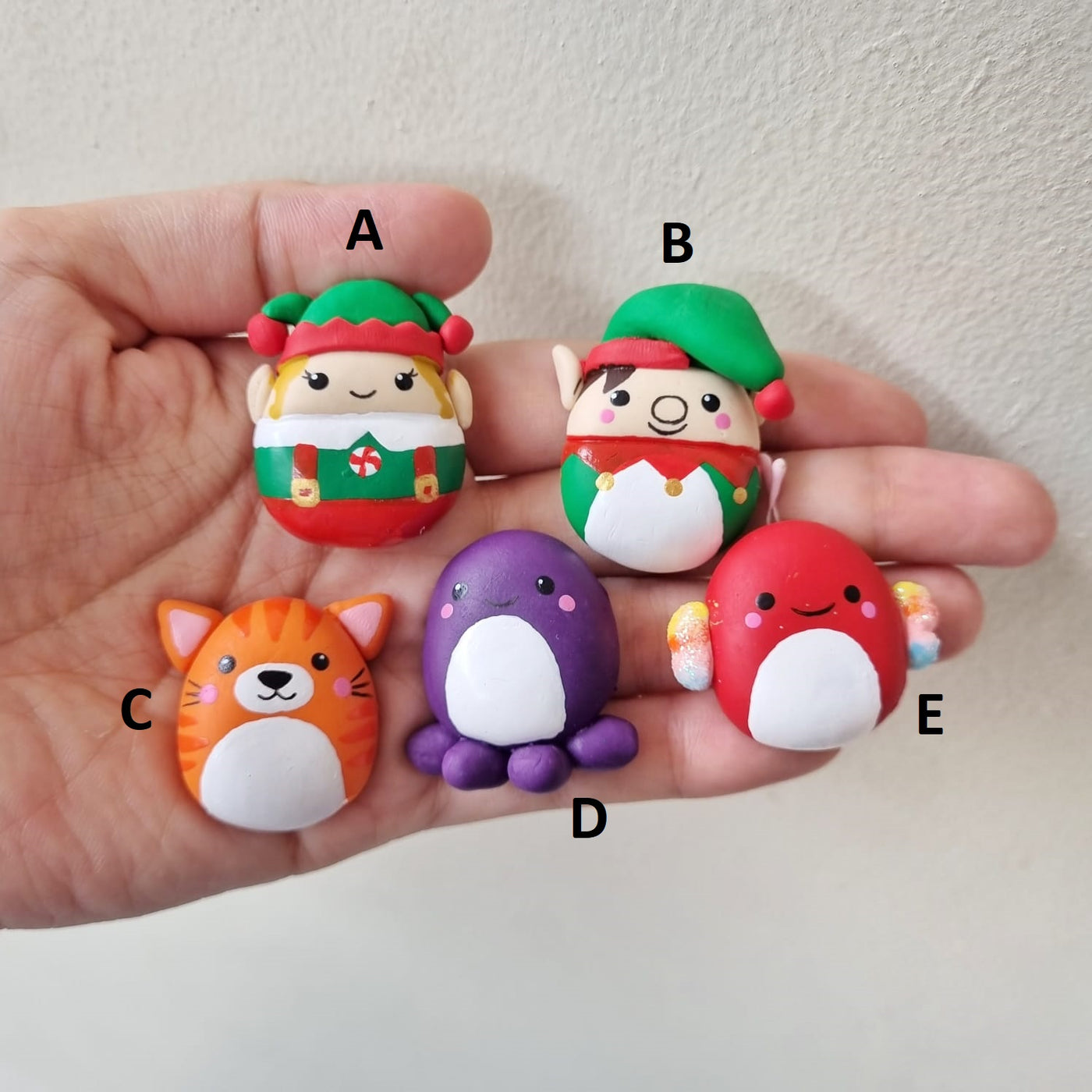 Cutie kawaii friends Christmas and animals - Handmade Flatback Clay Bow Centre