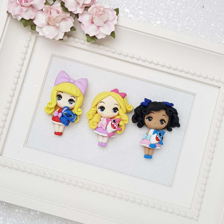 Girl and Her Pet - Embellishment Clay Bow Centre - Big Eyes - Crafty Mood