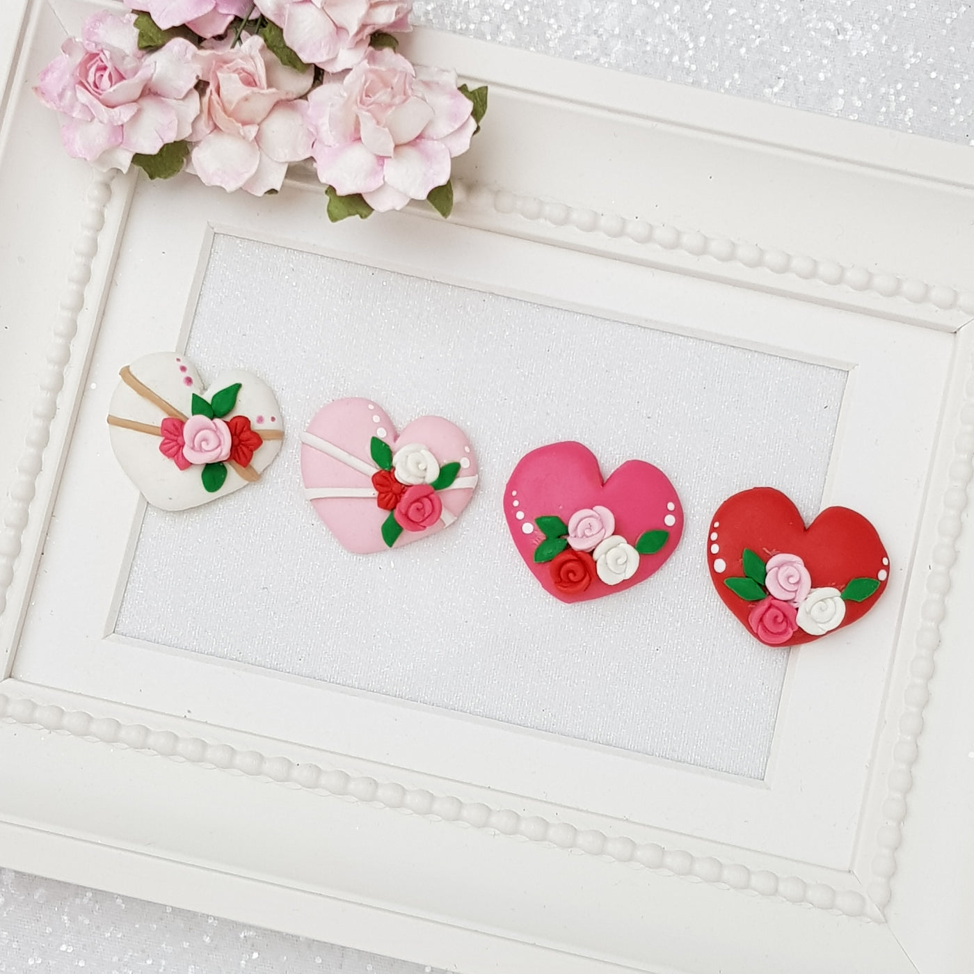 Lovely hearts - Embellishment Clay Bow Centre - Crafty Mood