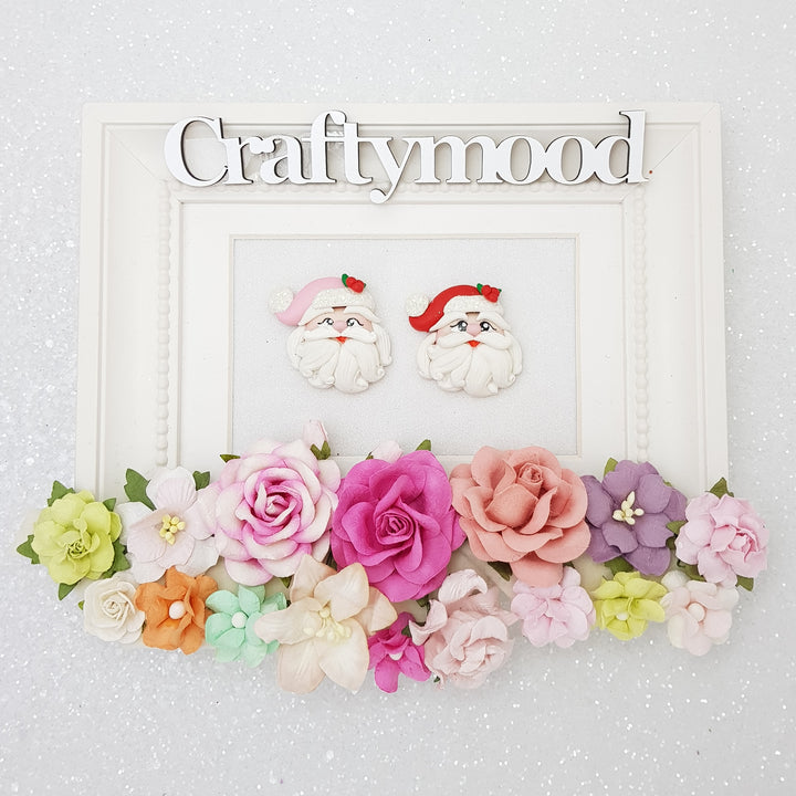 Adorable Christmas Santa head - Embellishment Clay Bow Centre