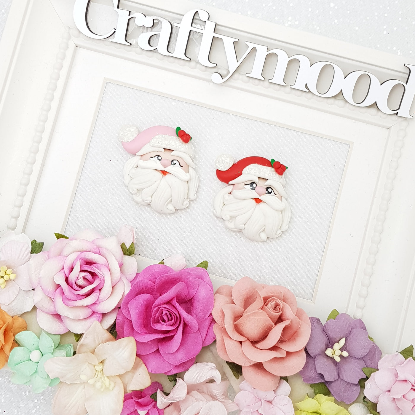Adorable Christmas Santa head - Embellishment Clay Bow Centre