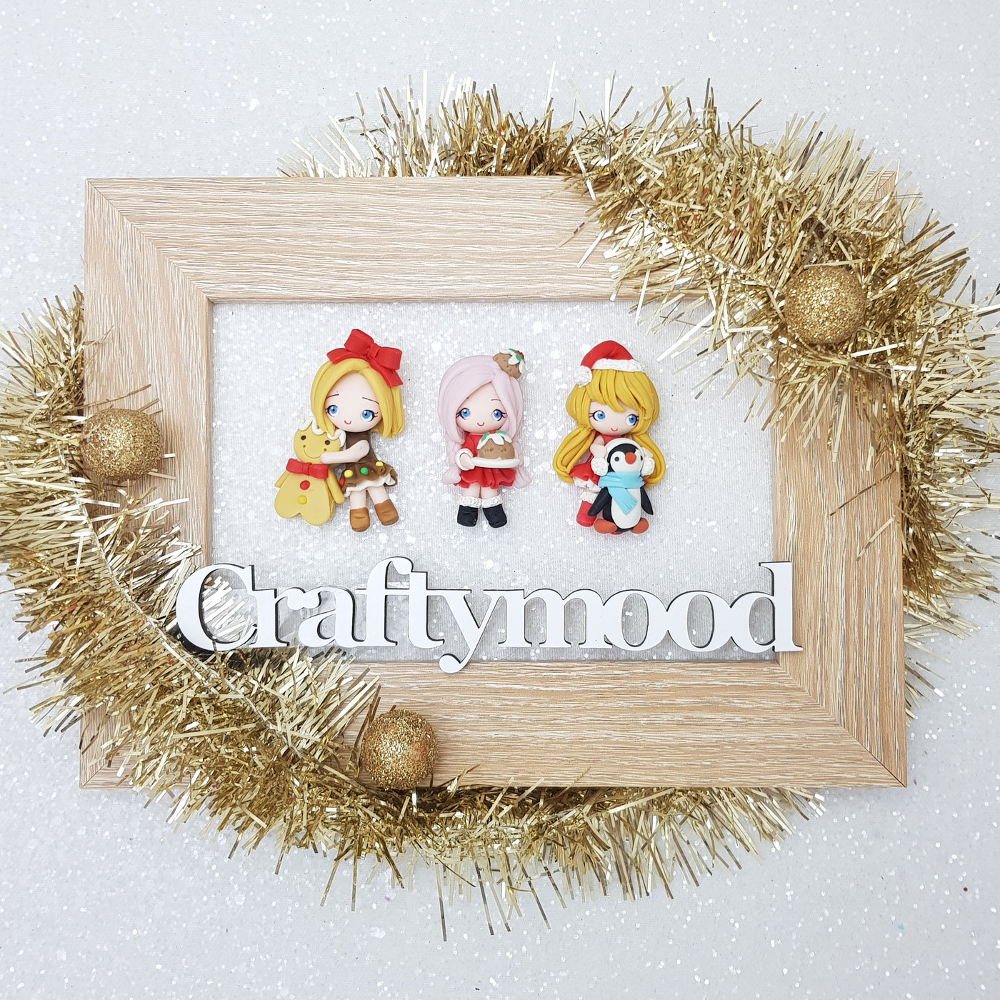 LIMITED ! SET of 3 Adorable Christmas girls - Embellishment Clay Bow Centre