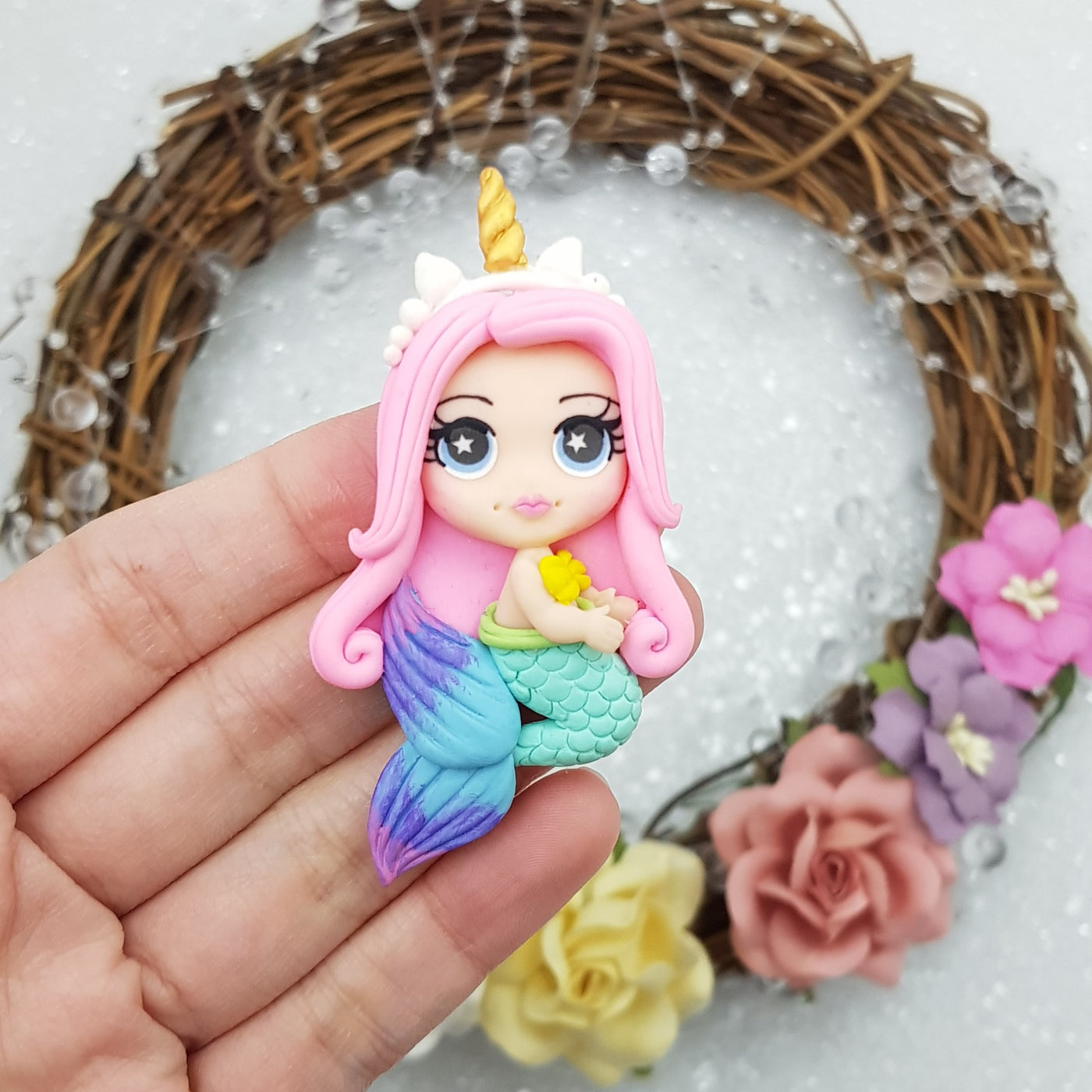 Pout pink hair mermaid - Embellishment Clay Bow Centre