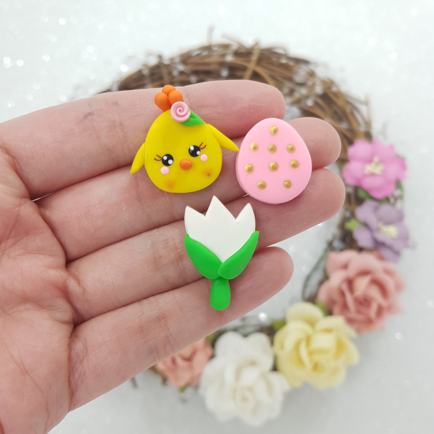 Chick tulip easter egg - set of 3 - Embellishment Clay Bow Centre