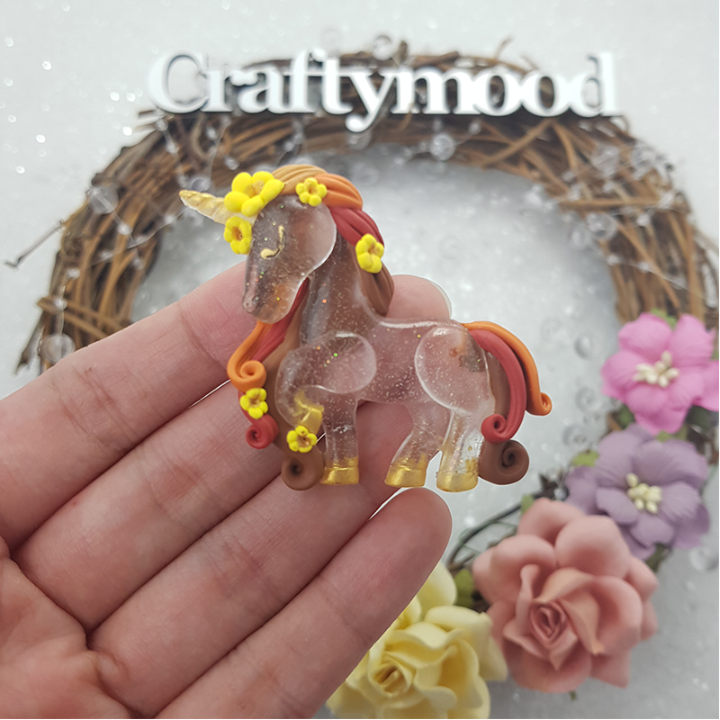 MAX 6 EACH PERSON Transparent unicorn yellow - Embellishment Clay Bow Centre