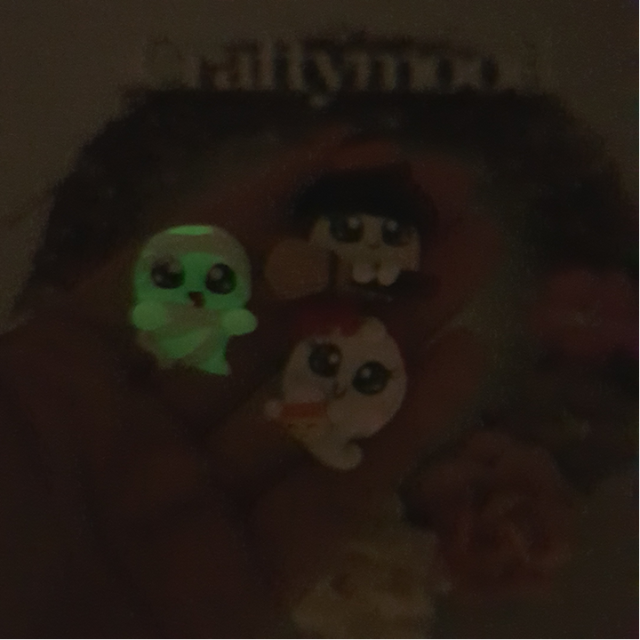Halloween ghosts (glow in the dark) - Embellishment Clay Bow Centre