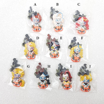 Set of 10 Halloween witch on pumpkin  - Embellishment Clay Bow Centre
