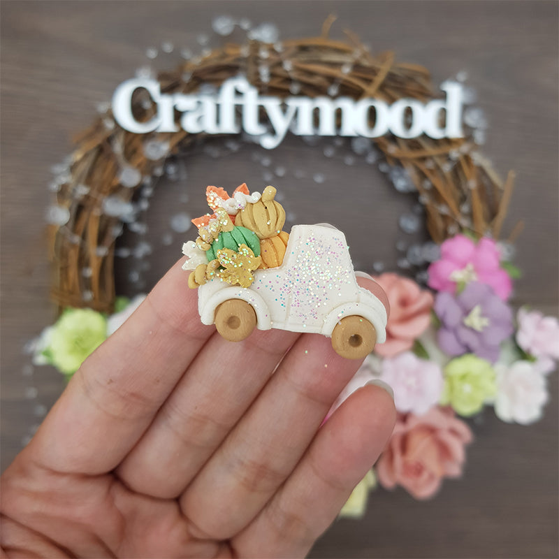 Autumn car - Handmade Flatback Clay Bow Centre