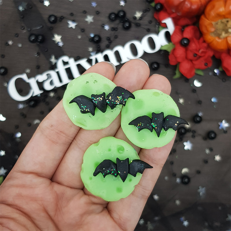 Green moon and bat - Handmade Flatback Clay Bow Centre