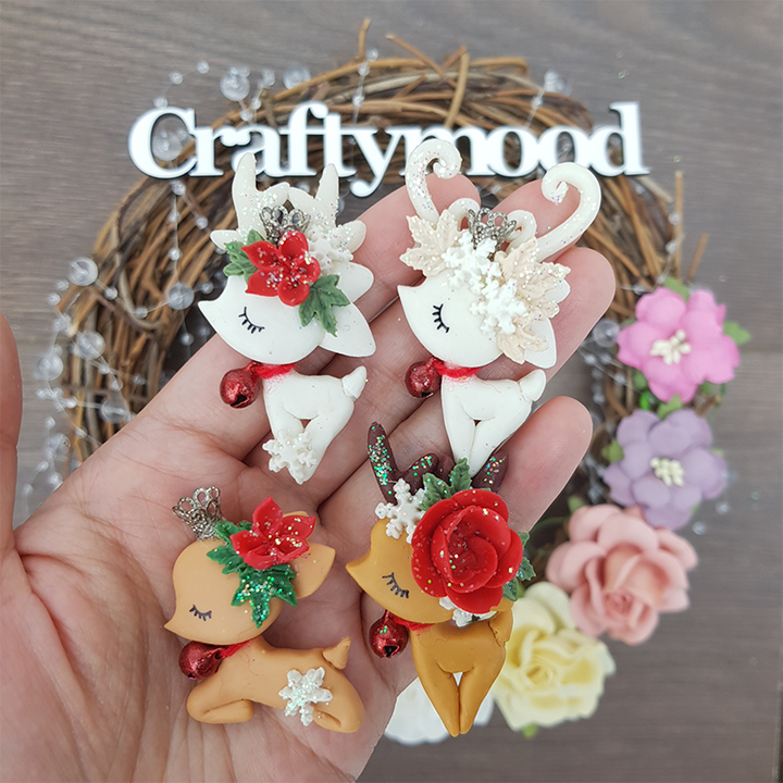 Sleepy Christmas bell reindeer - Handmade Flatback Clay Bow Centre